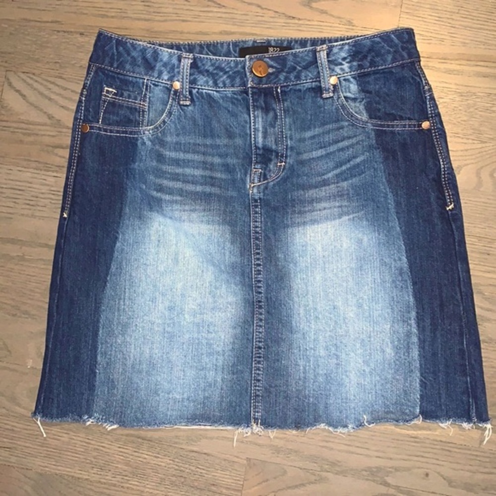 1822 Two Tone Denim above knee mini skirt